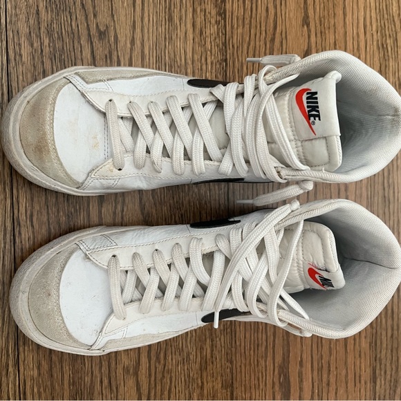 Nike Youth Classic White and Black Sneakers - Picture 2 of 6